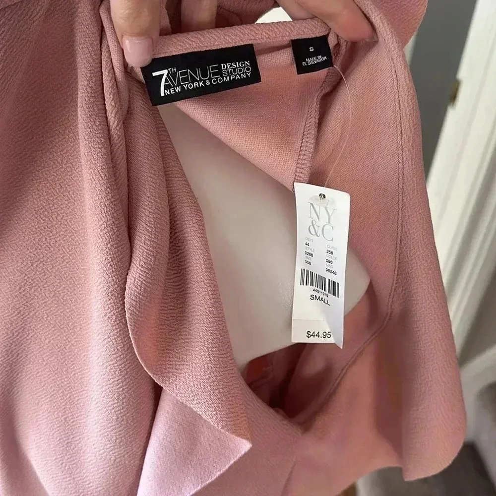 NWT Pink cold shoulder top from NY&Co - Picture 3 of 5